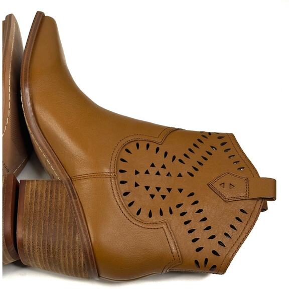 Marc Fisher Elyma Pointed Toe Western Tan Leather Booties Womens 8.5M New $199 - Picture 5 of 11